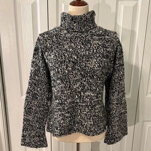 Magic Line Black and White Turtleneck Sweater Sz L(S)